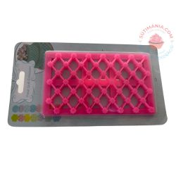 Mintázó rács virágos kerítés